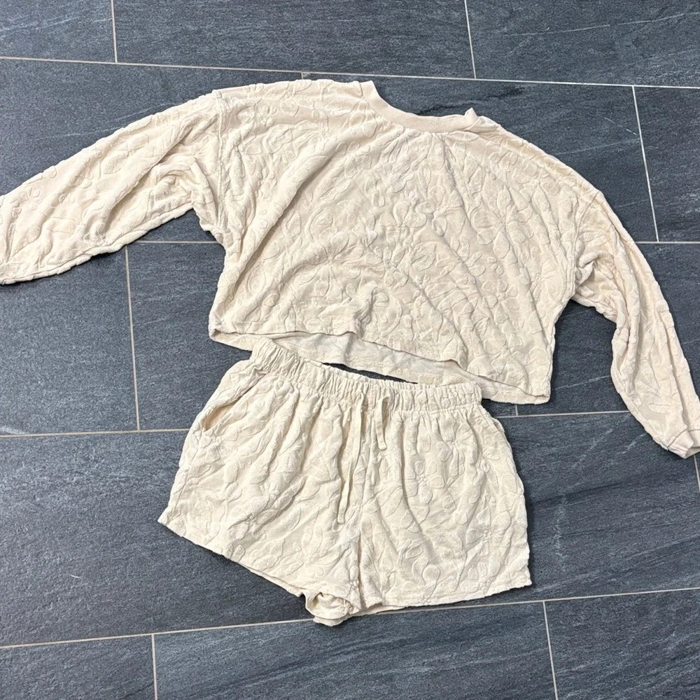 Billabong Women's Cream Textured Set - Picture 1 of 6